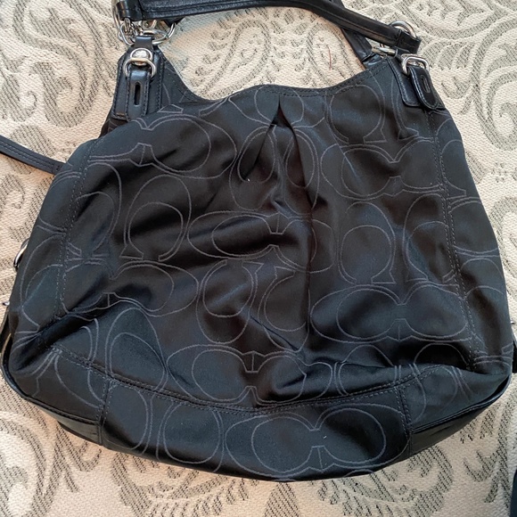 Coach Signature Black Shoulder Bag - Picture 3 of 4
